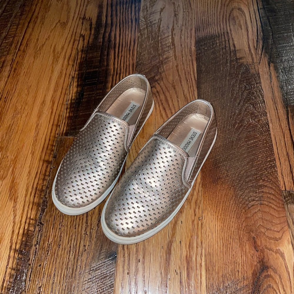 Steve Madden slip on sneakers